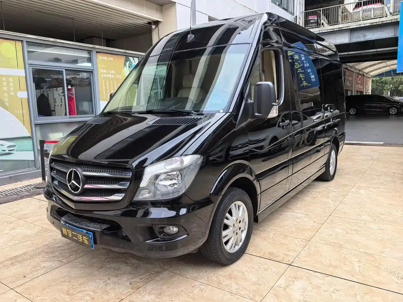 2017 Sprinter 3.5L Automatic — миниатюра 1
