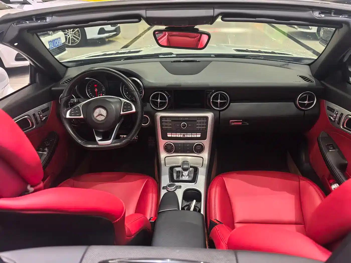 Mercedes-Benz SLC 2019 SLC 260 Jin Yu Collector's Edition — миниатюра 9