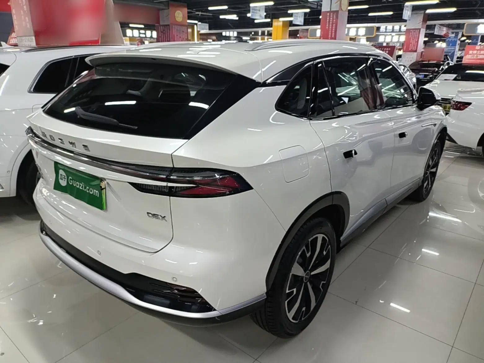 Roewe D5X DMH 2024 135 Tech Edition — миниатюра 4