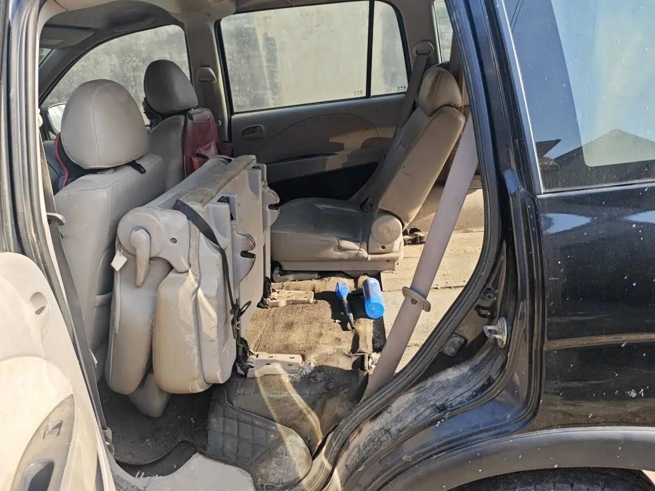 Mitsubishi Zinger 2010 2.0L Manual Transmission Luxury Version — миниатюра 18