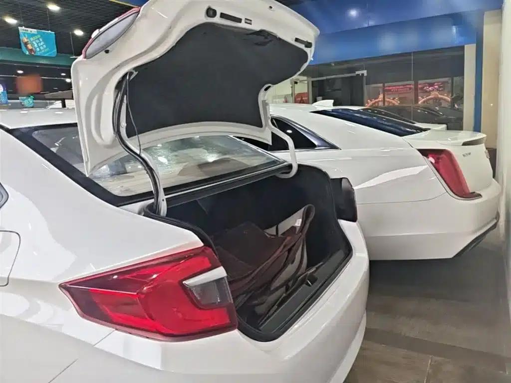 2016 Honda Greiz 1.5L CVT Classic Edition — миниатюра 19