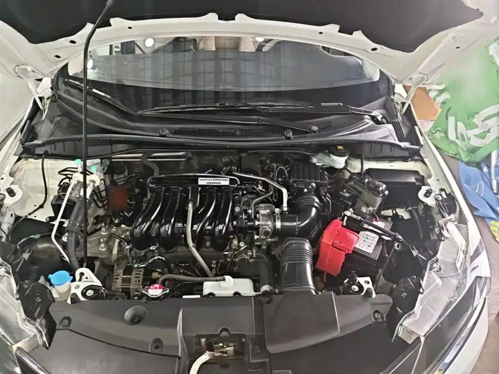 2016 Honda Greiz 1.5L CVT Classic Edition — миниатюра 20