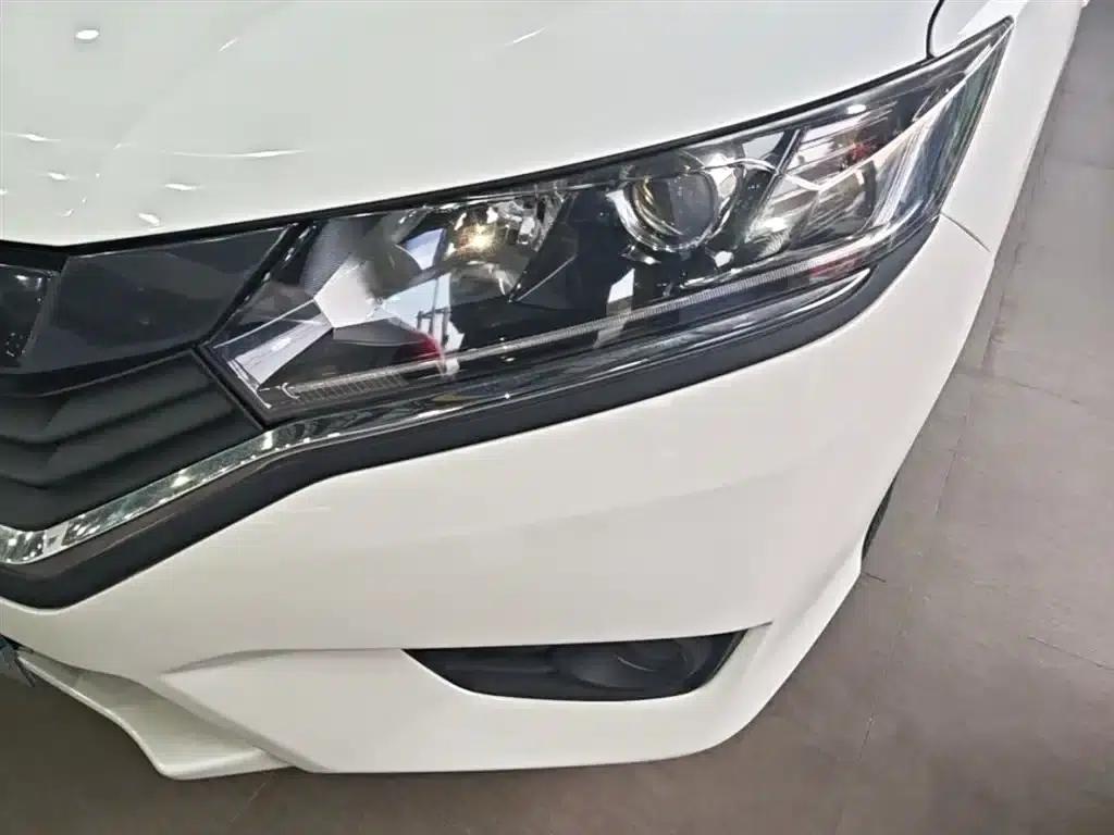 2016 Honda Greiz 1.5L CVT Classic Edition — миниатюра 24