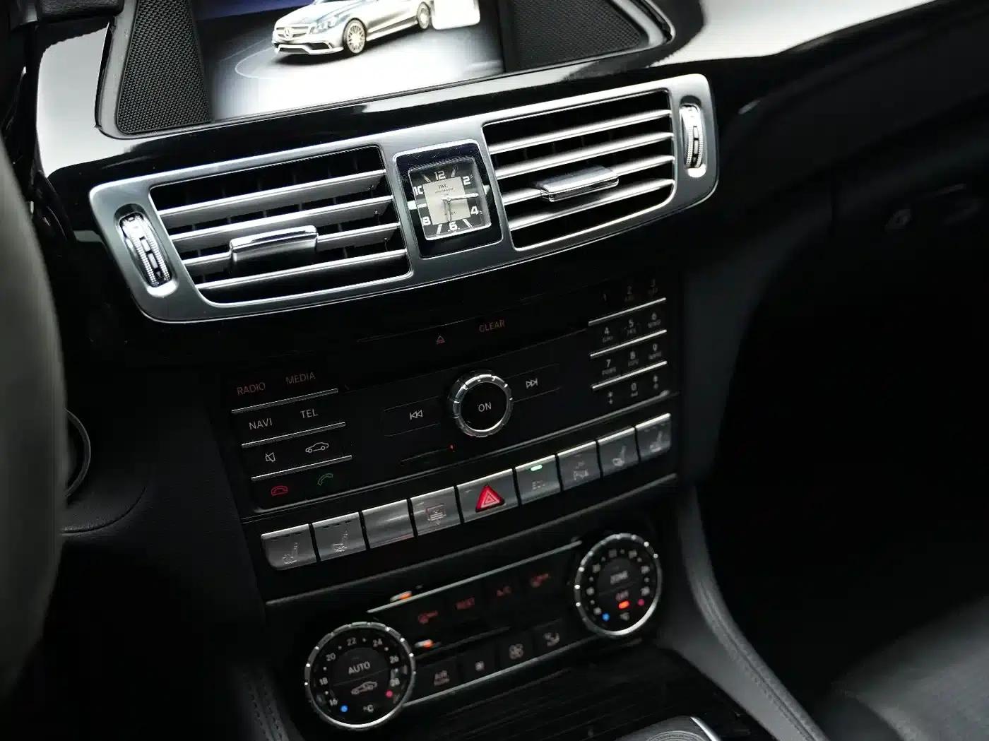 2013 Mercedes-Benz CLS AMG 63 — миниатюра 17