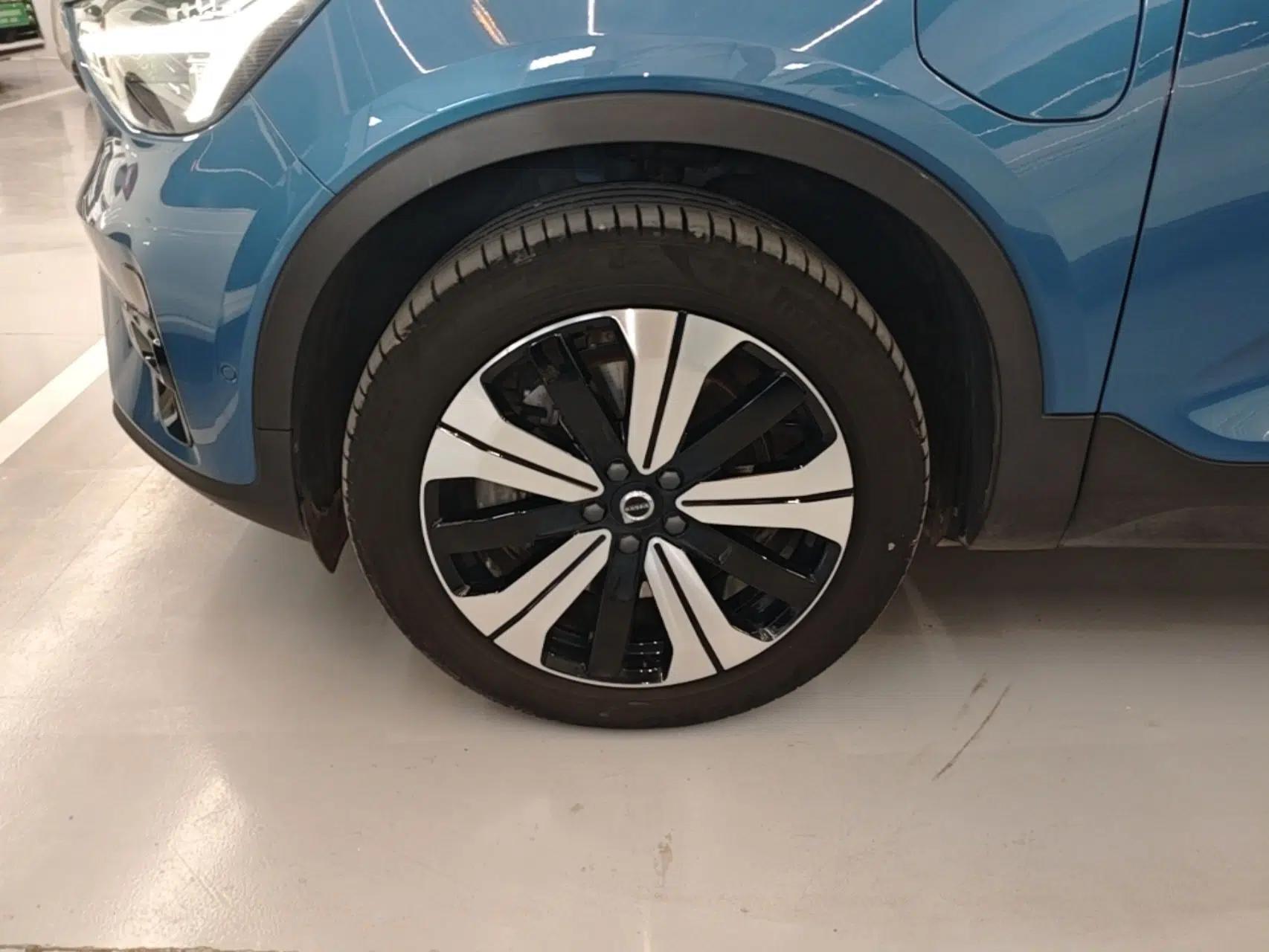 Volvo C40 2022 Long-Range PRO Version — миниатюра 8