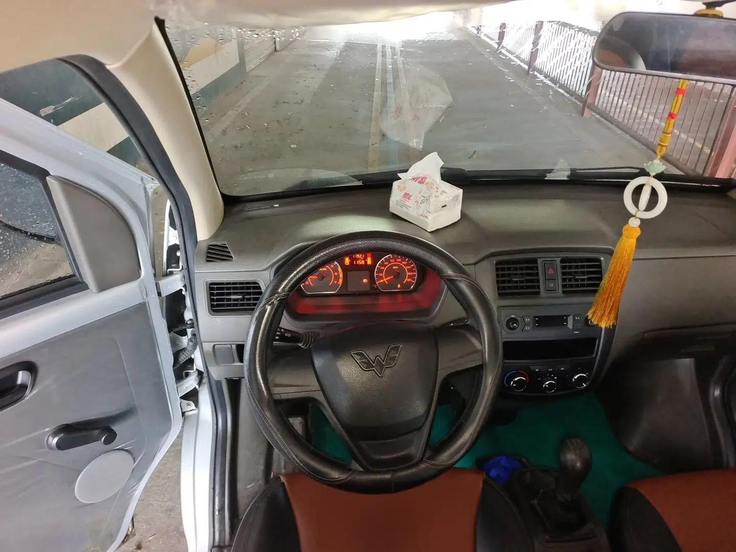 Wuling Rongguang S 2021 1.2L Base Model 7-Seater LSI — миниатюра 11