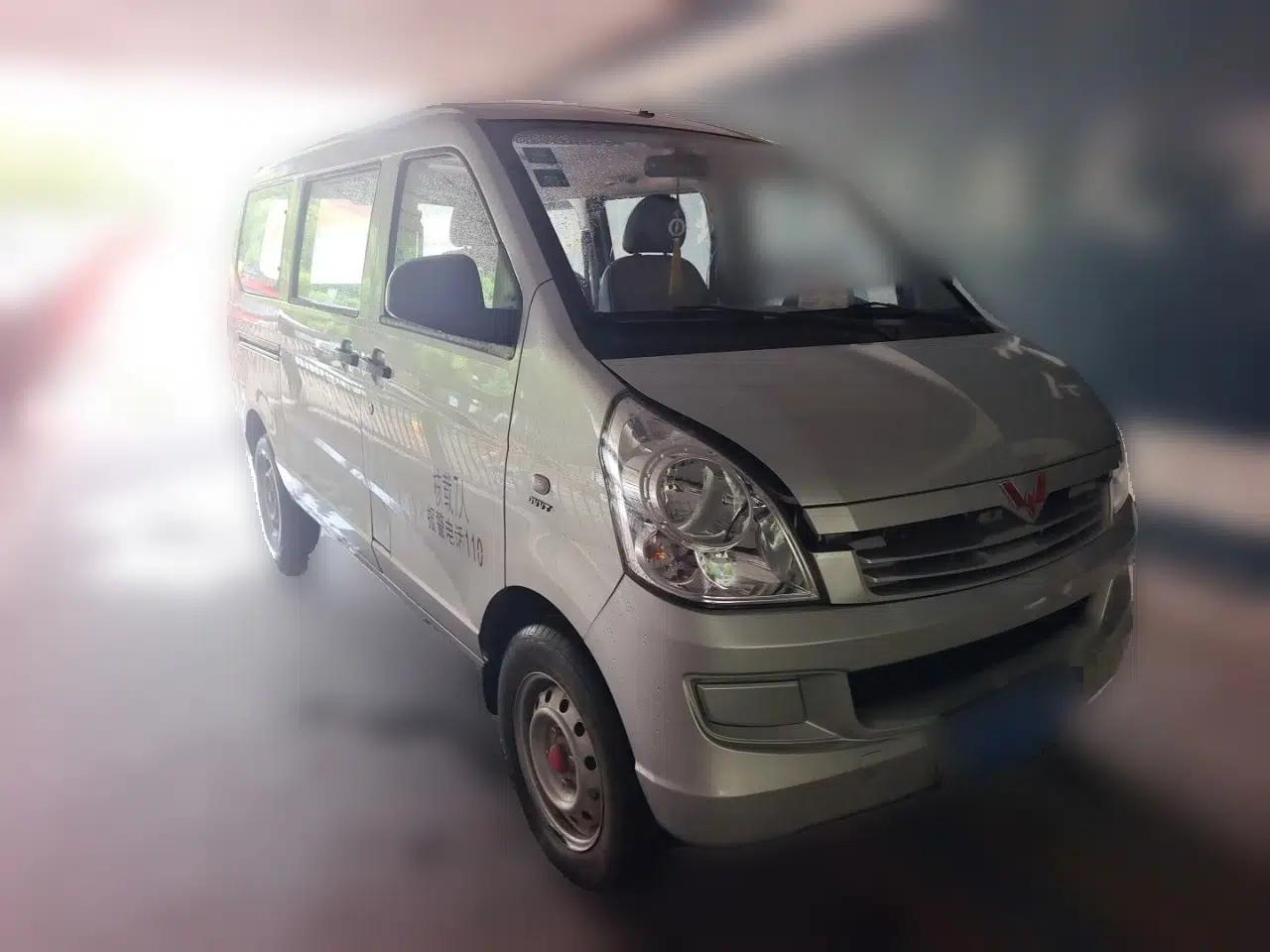 Wuling Rongguang S 2021 1.2L Base Model 7-Seater LSI — миниатюра 3