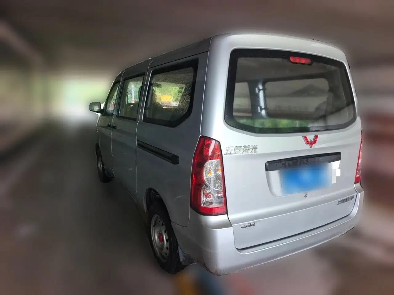 Wuling Rongguang S 2021 1.2L Base Model 7-Seater LSI — миниатюра 4