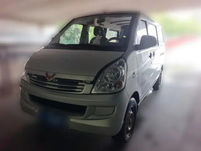 Wuling Rongguang S 2021 1.2L Base Model 7-Seater LSI