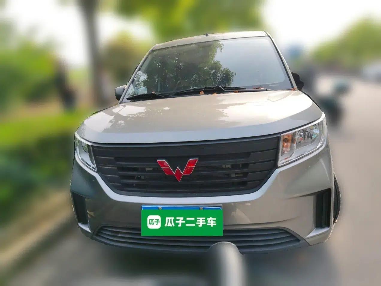 Wuling Hongguang PLUS 2020 1.5L Manual Standard Edition 5 Seats — миниатюра 2