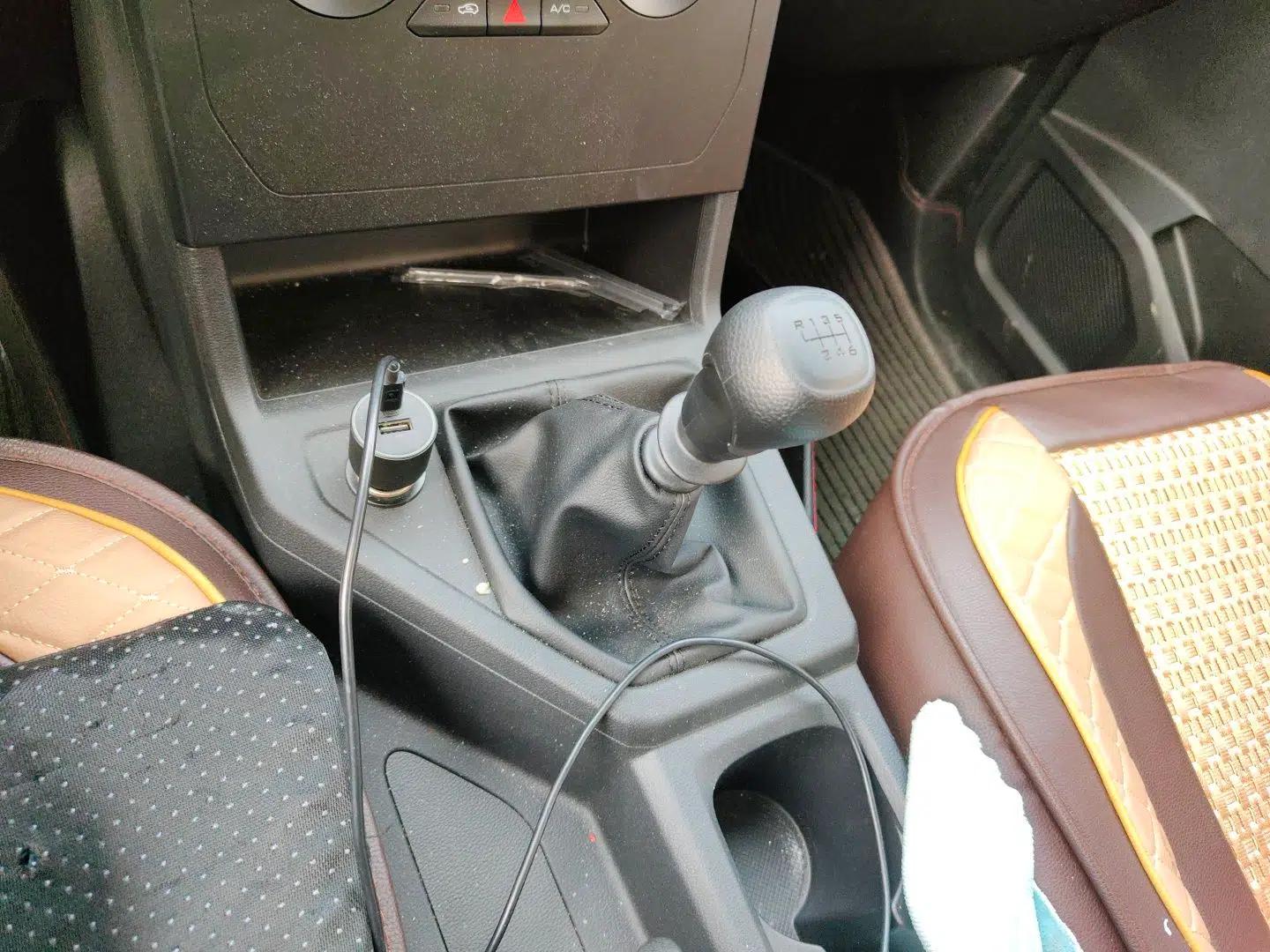 Wuling Hongguang PLUS 2020 1.5L Manual Standard Edition 5 Seats — миниатюра 15