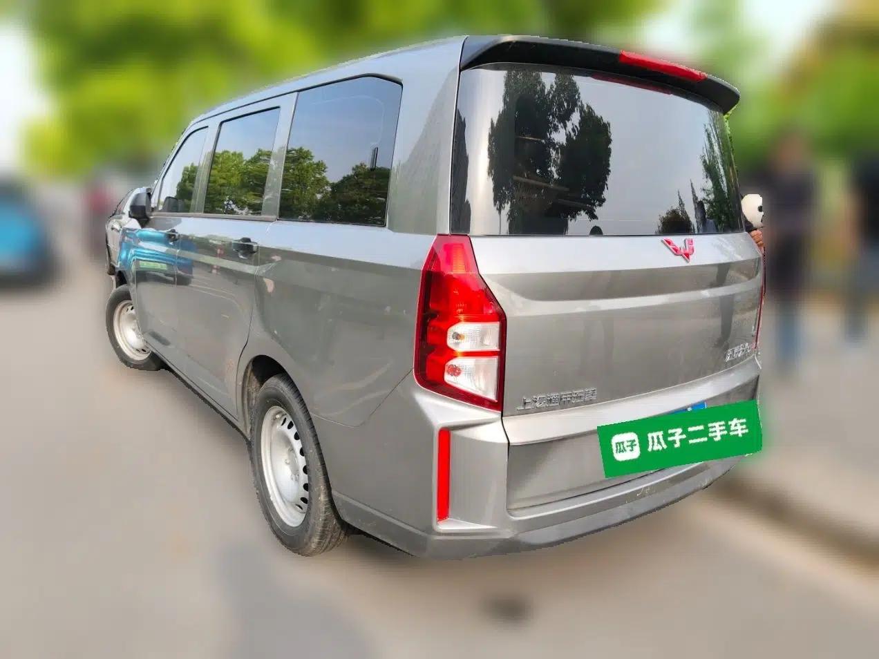Wuling Hongguang PLUS 2020 1.5L Manual Standard Edition 5 Seats — миниатюра 4