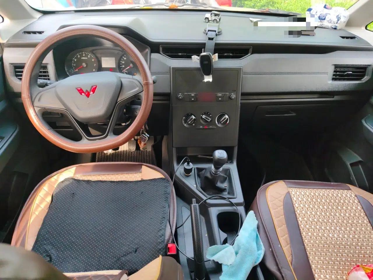 Wuling Hongguang PLUS 2020 1.5L Manual Standard Edition 5 Seats — миниатюра 10