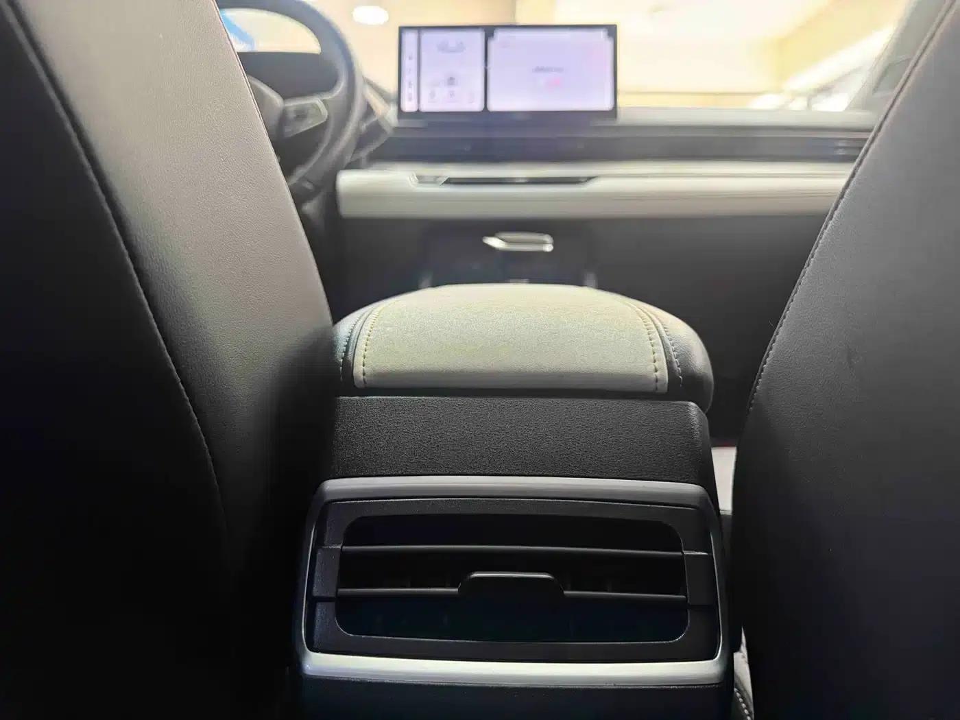 Geely Emgrand L 2022 1.4T CVT Flagship Edition — миниатюра 18