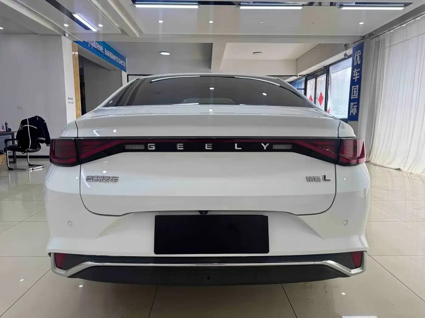 Geely Emgrand L 2022 1.4T CVT Flagship Edition — миниатюра 5