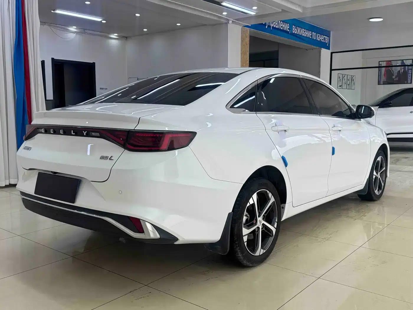 Geely Emgrand L 2022 1.4T CVT Flagship Edition — миниатюра 6