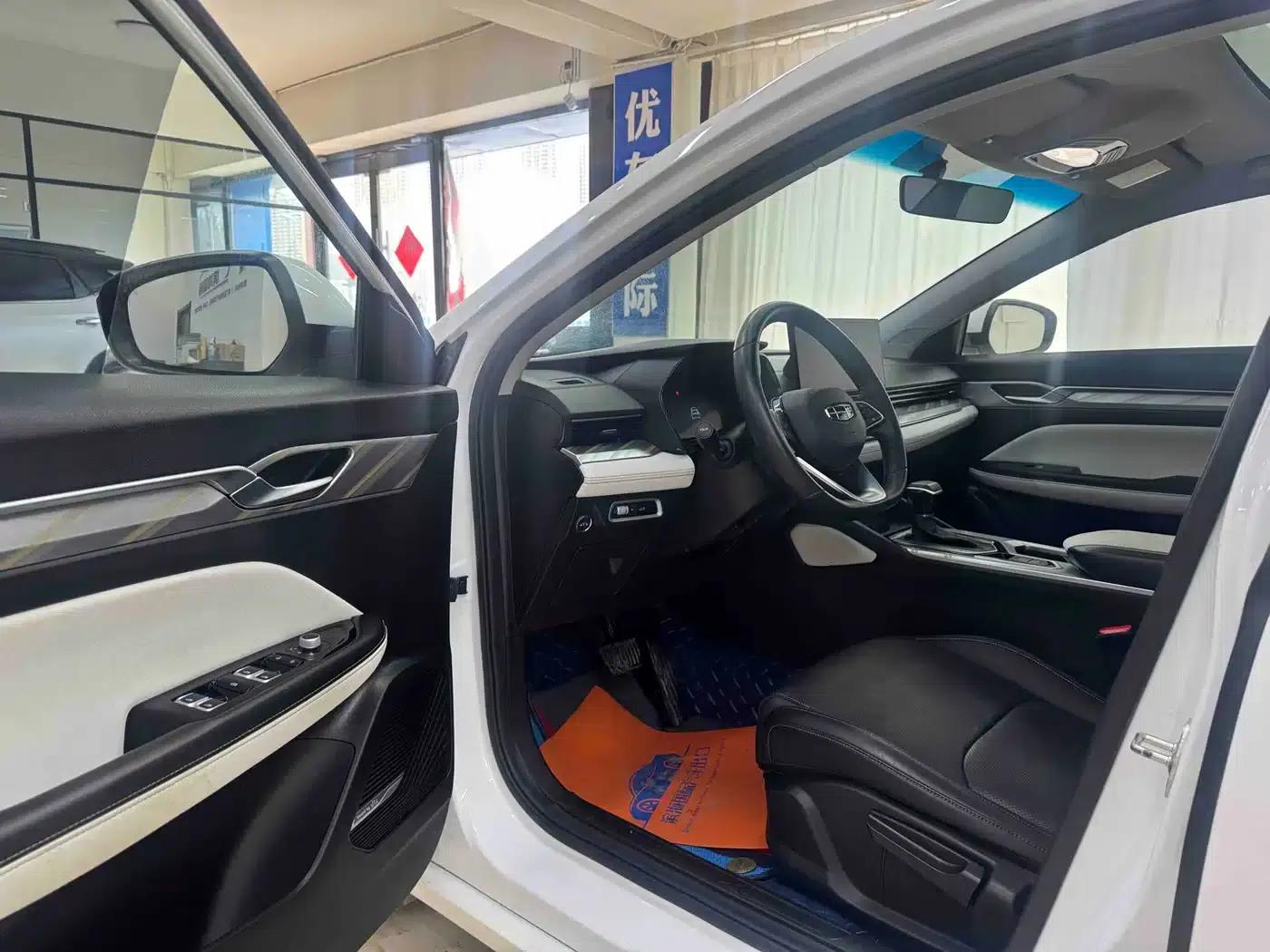 Geely Emgrand L 2022 1.4T CVT Flagship Edition — миниатюра 7