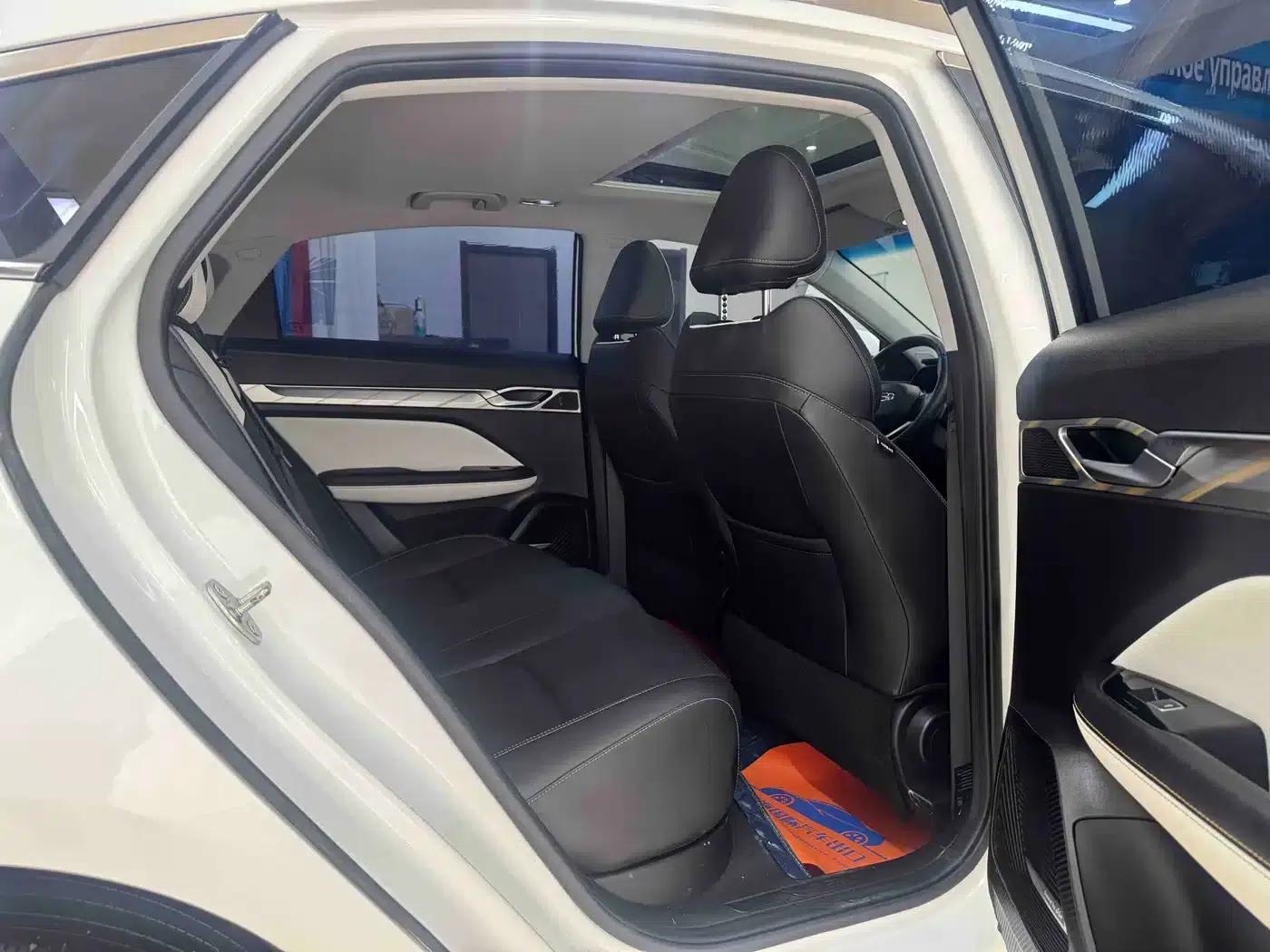 Geely Emgrand L 2022 1.4T CVT Flagship Edition — миниатюра 9