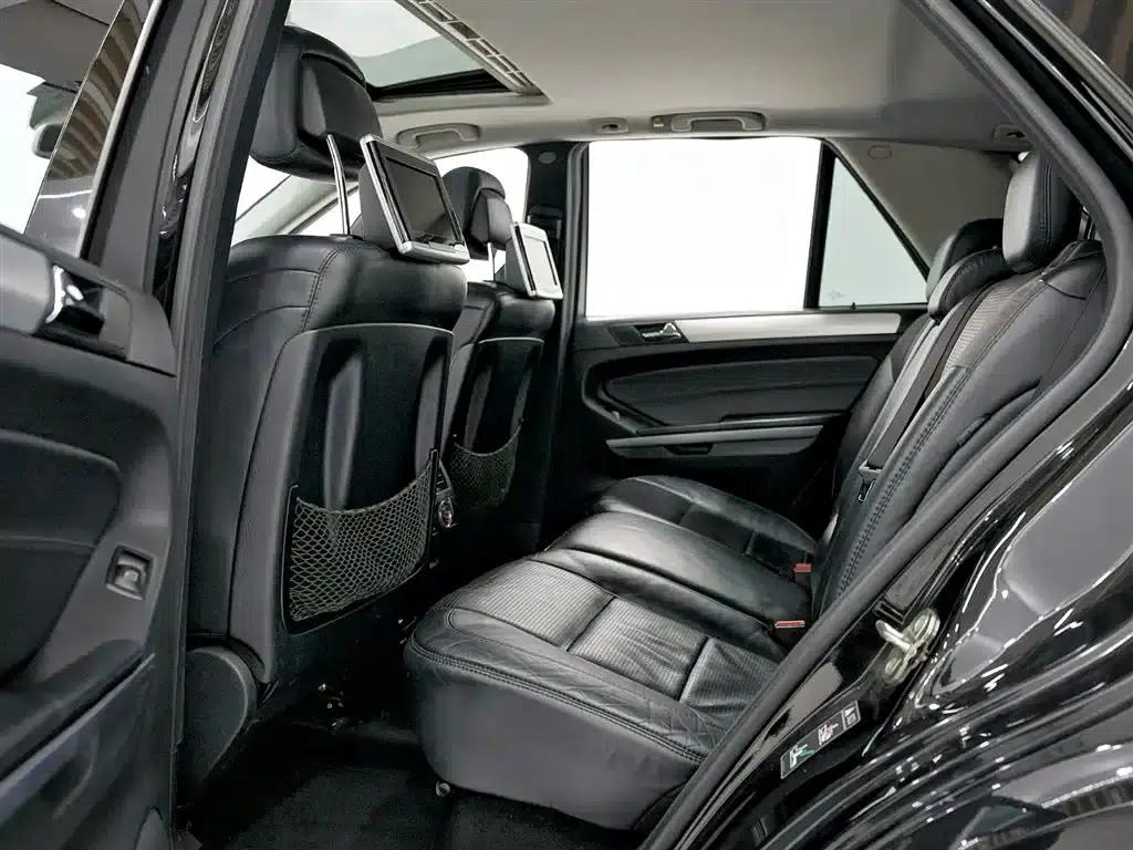 2011 Mercedes-Benz M-Class AMG ML 63 — миниатюра 15