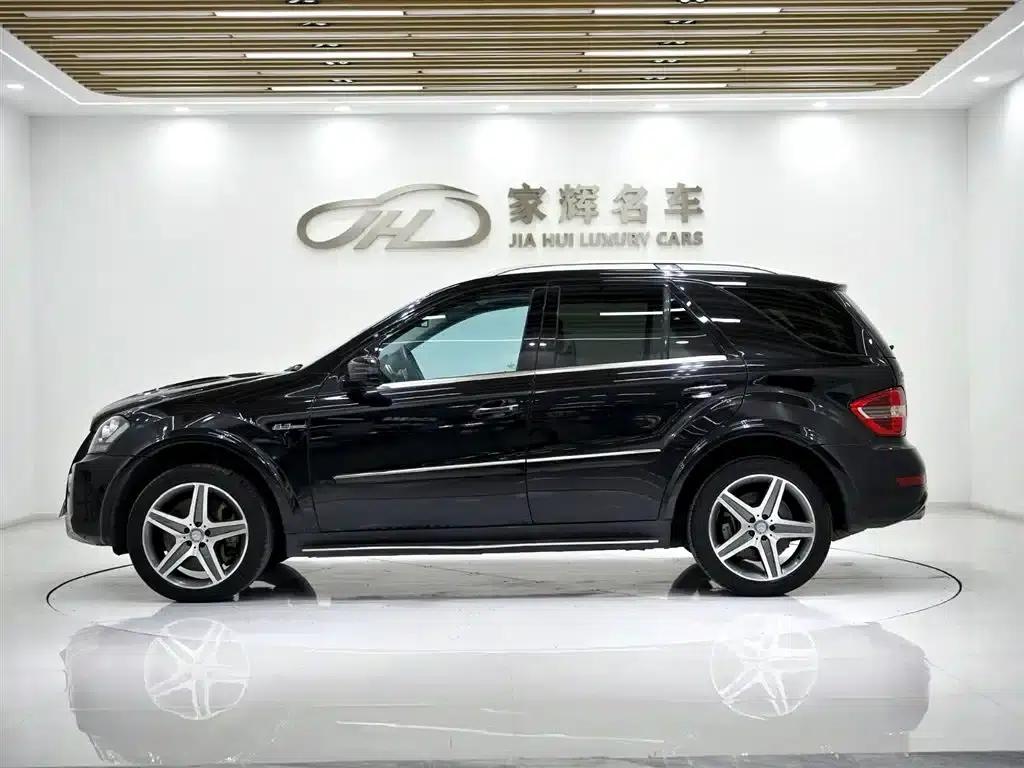 2011 Mercedes-Benz M-Class AMG ML 63 — миниатюра 4
