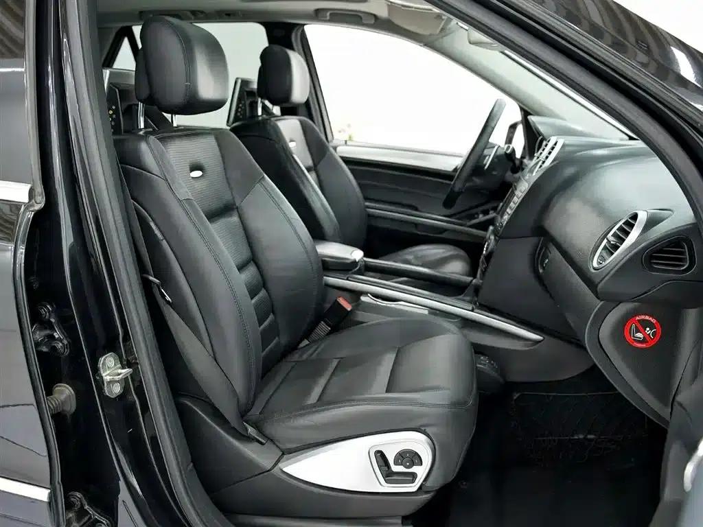 2011 Mercedes-Benz M-Class AMG ML 63 — миниатюра 8