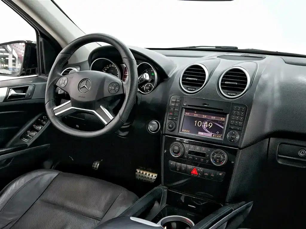 2011 Mercedes-Benz M-Class AMG ML 63 — миниатюра 10