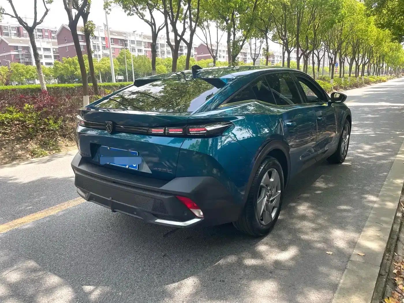 Peugeot 408X 2023 Gravity Edition — миниатюра 2