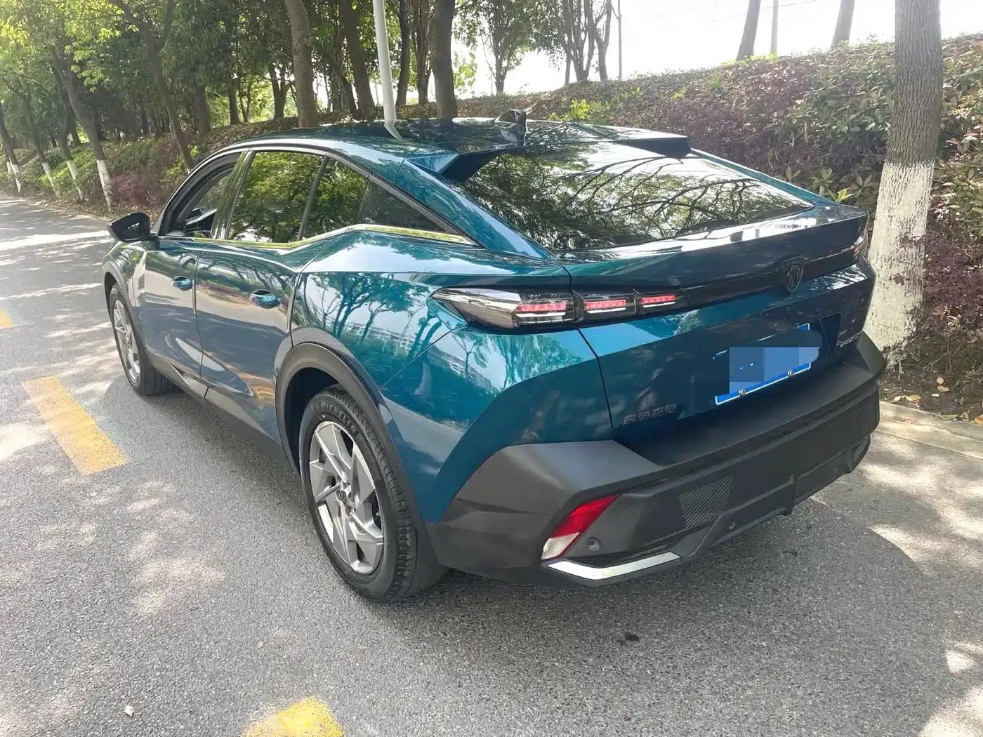 Peugeot 408X 2023 Gravity Edition — миниатюра 4