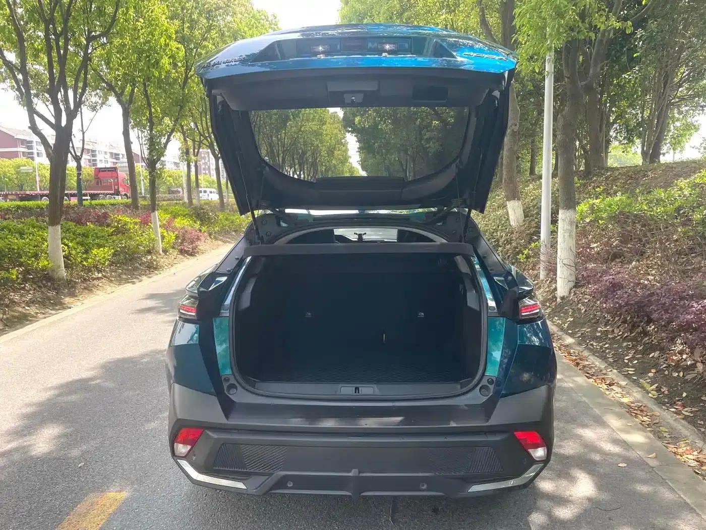 Peugeot 408X 2023 Gravity Edition — миниатюра 7