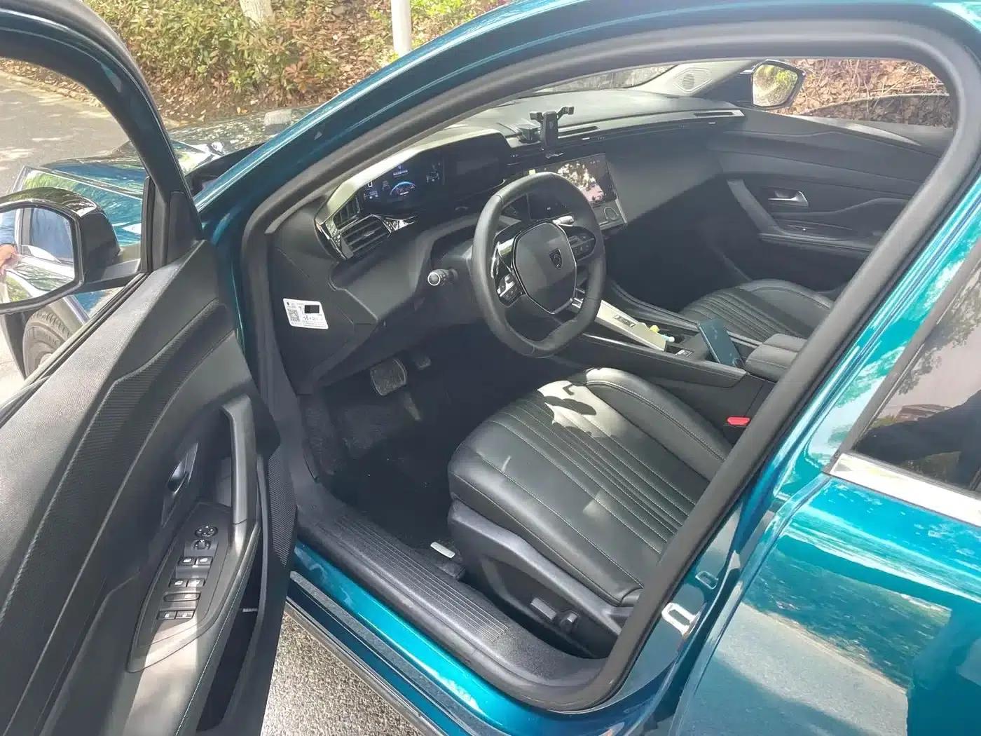 Peugeot 408X 2023 Gravity Edition — миниатюра 8