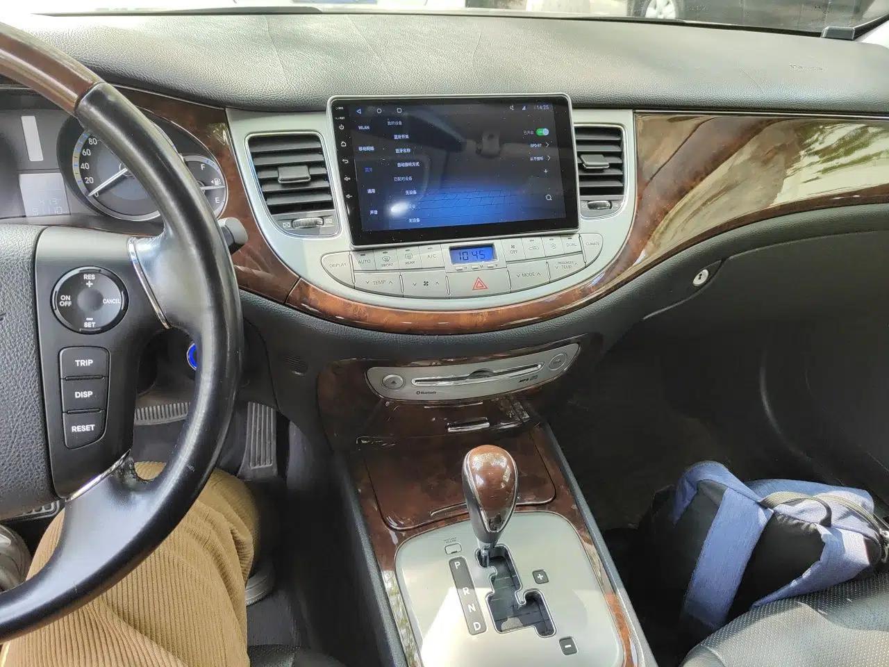 Hyundai Genesis 2008 BH330 Comfort Edition — миниатюра 14