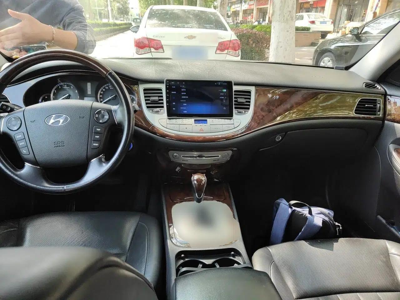 Hyundai Genesis 2008 BH330 Comfort Edition — миниатюра 10