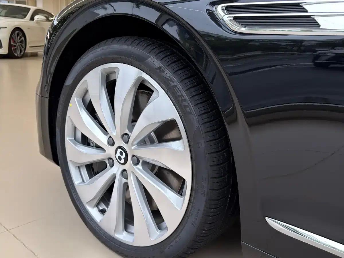 2026 Mercedes-Benz Flying Spur Plug-in Hybrid 4.0T V8 Standard Edition — миниатюра 7