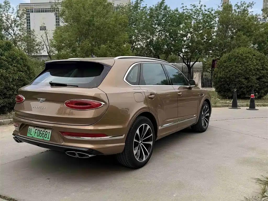 Bentayga Plug-in Hybrid 2021 3.0T PHEV — миниатюра 2