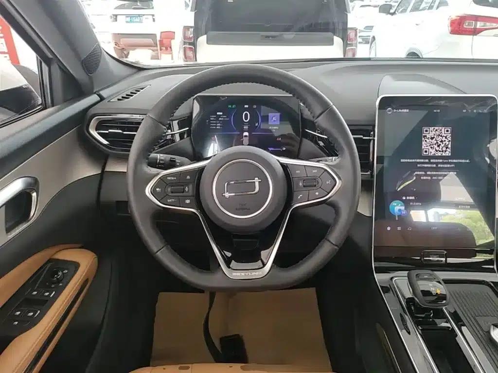 Bestune T90 2025 Dragon Edition 1.5T Enjoyment Model — миниатюра 11