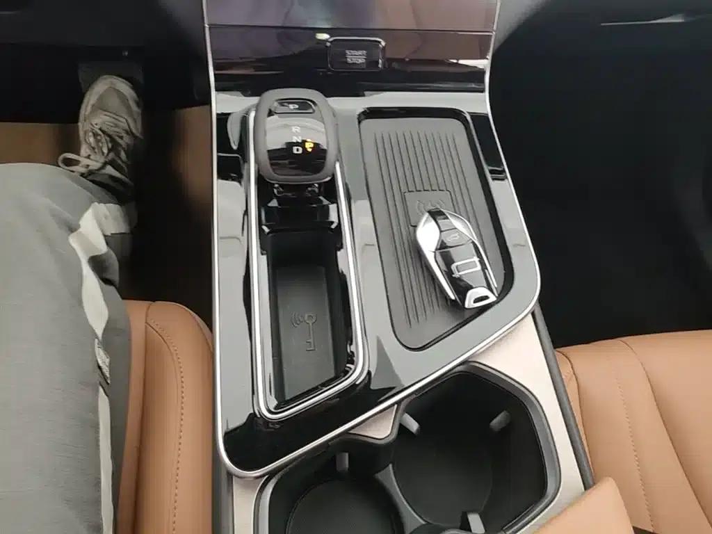 Bestune T90 2025 Dragon Edition 1.5T Enjoyment Model — миниатюра 14