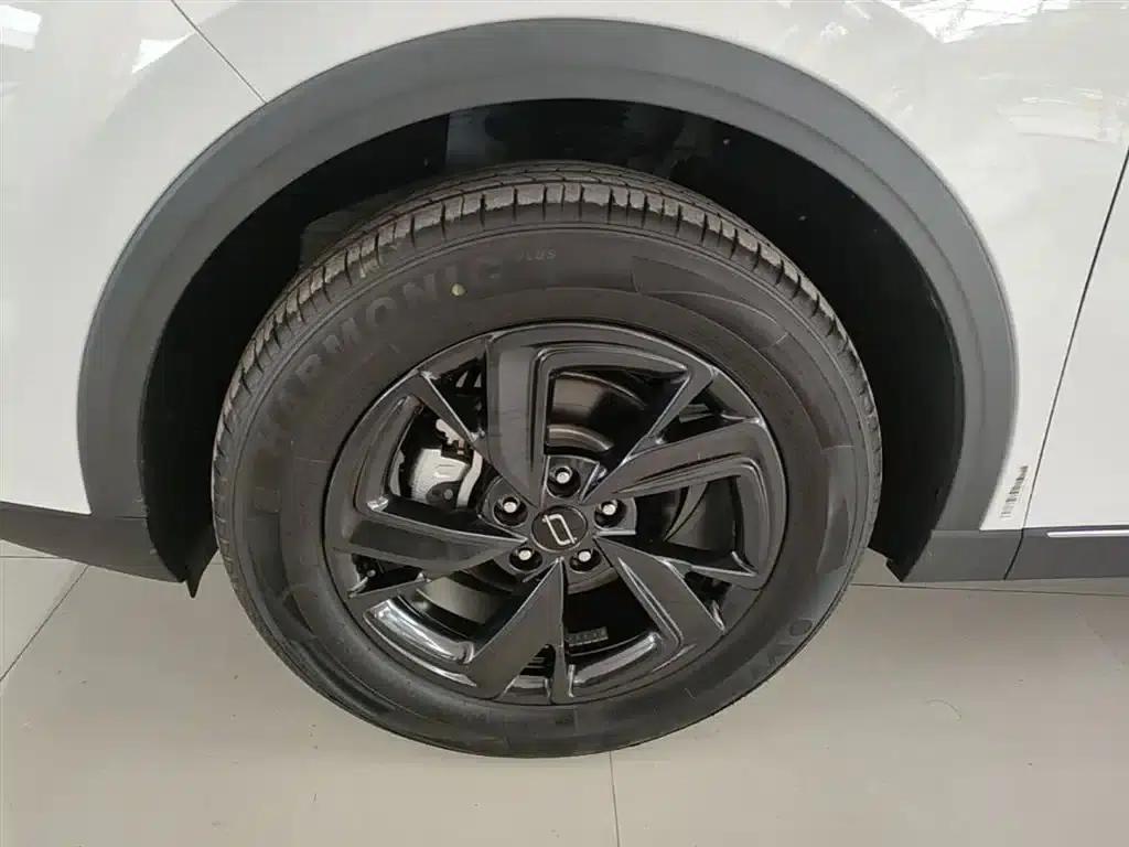 Bestune T90 2025 Dragon Edition 1.5T Enjoyment Model — миниатюра 23