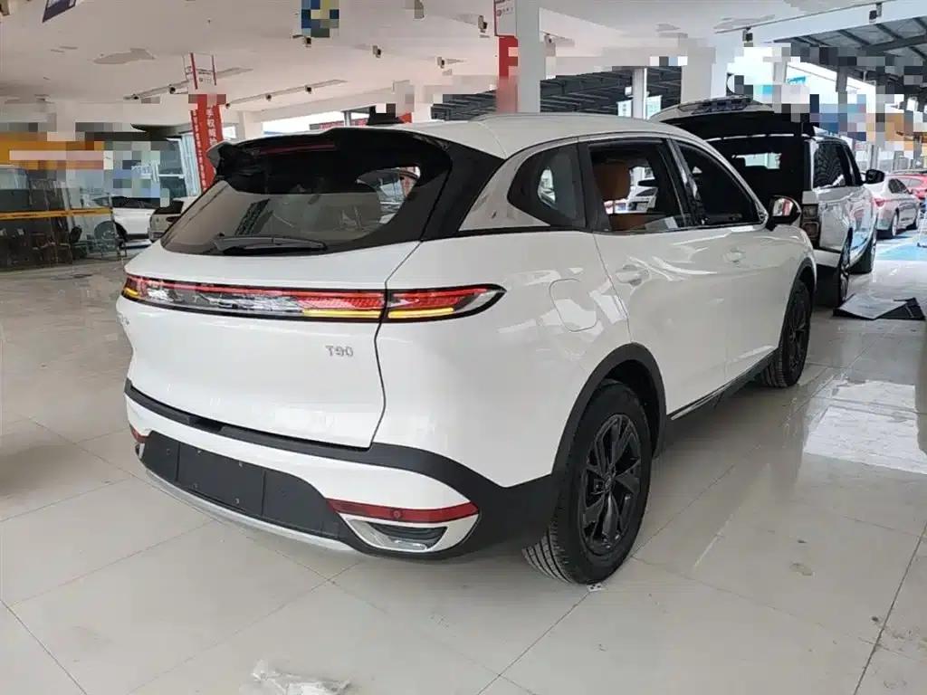 Bestune T90 2025 Dragon Edition 1.5T Enjoyment Model — миниатюра 7