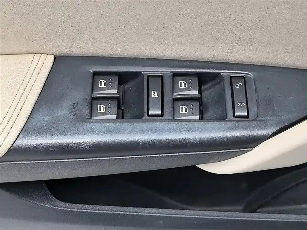 2015 Senova CC 1.8T Manual Comfort Edition — миниатюра 9