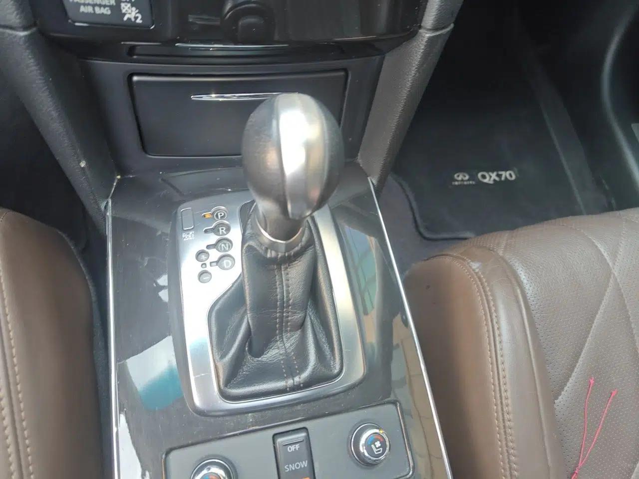 Infiniti QX70 2013 3.7L Supreme Edition — миниатюра 15