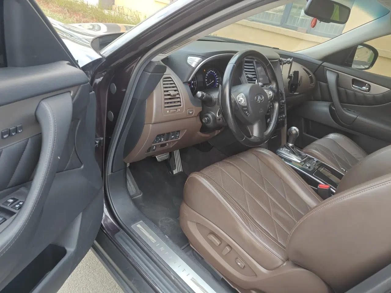 Infiniti QX70 2013 3.7L Supreme Edition — миниатюра 17