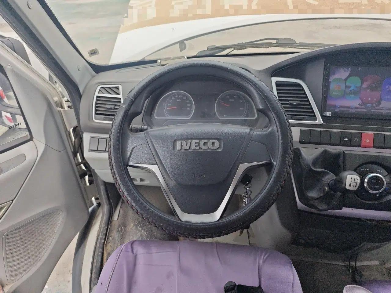 Iveco Power Daily 2017 2.5T Deluxe A37 High-Roof 6-7 Seater Bus 47Z5 — миниатюра 11