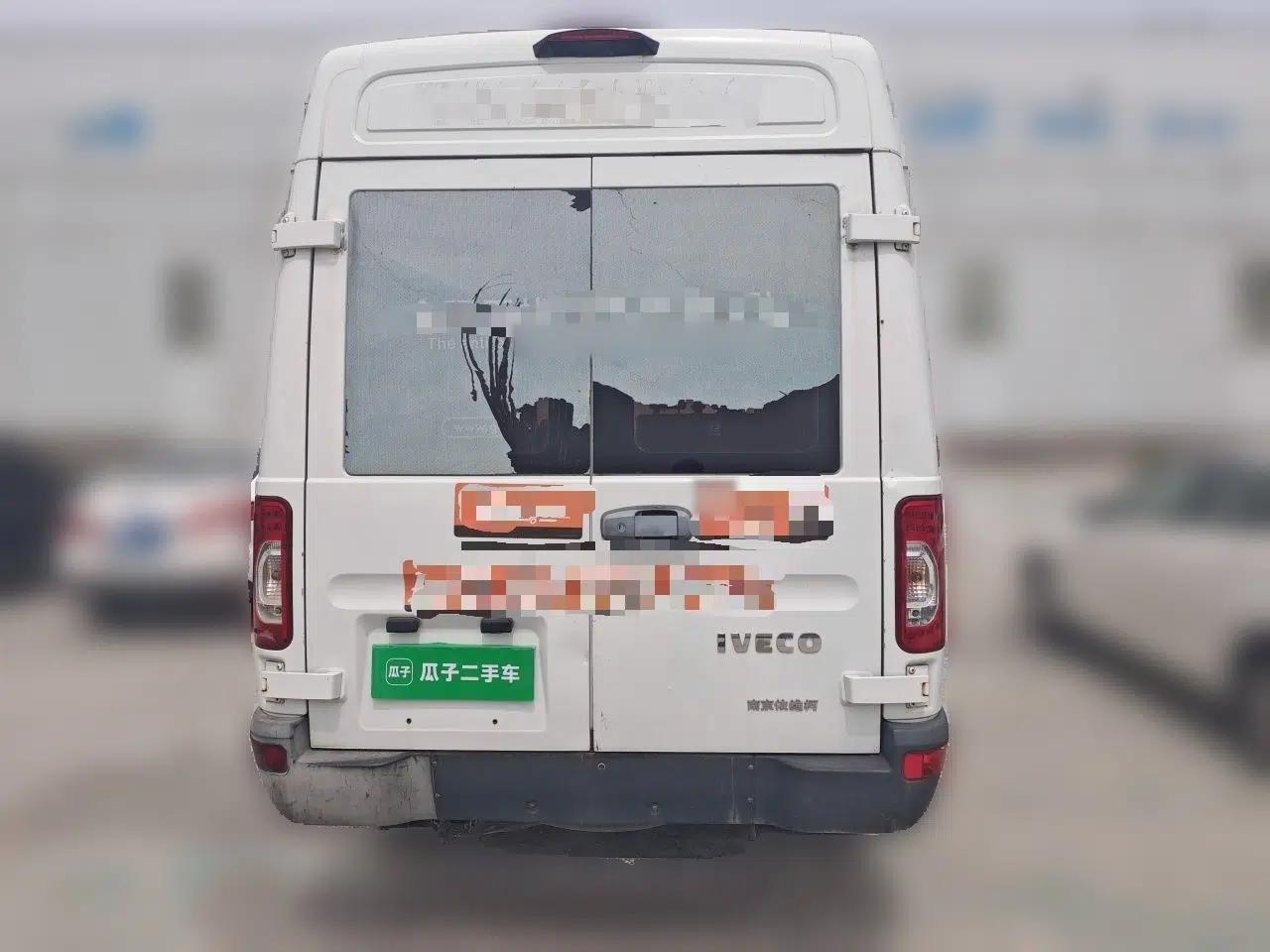 Iveco Power Daily 2017 2.5T Deluxe A37 High-Roof 6-7 Seater Bus 47Z5 — миниатюра 5