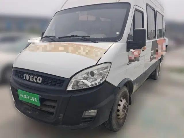 Iveco Power Daily 2017 2.5T Deluxe A37 High-Roof 6-7 Seater Bus 47Z5