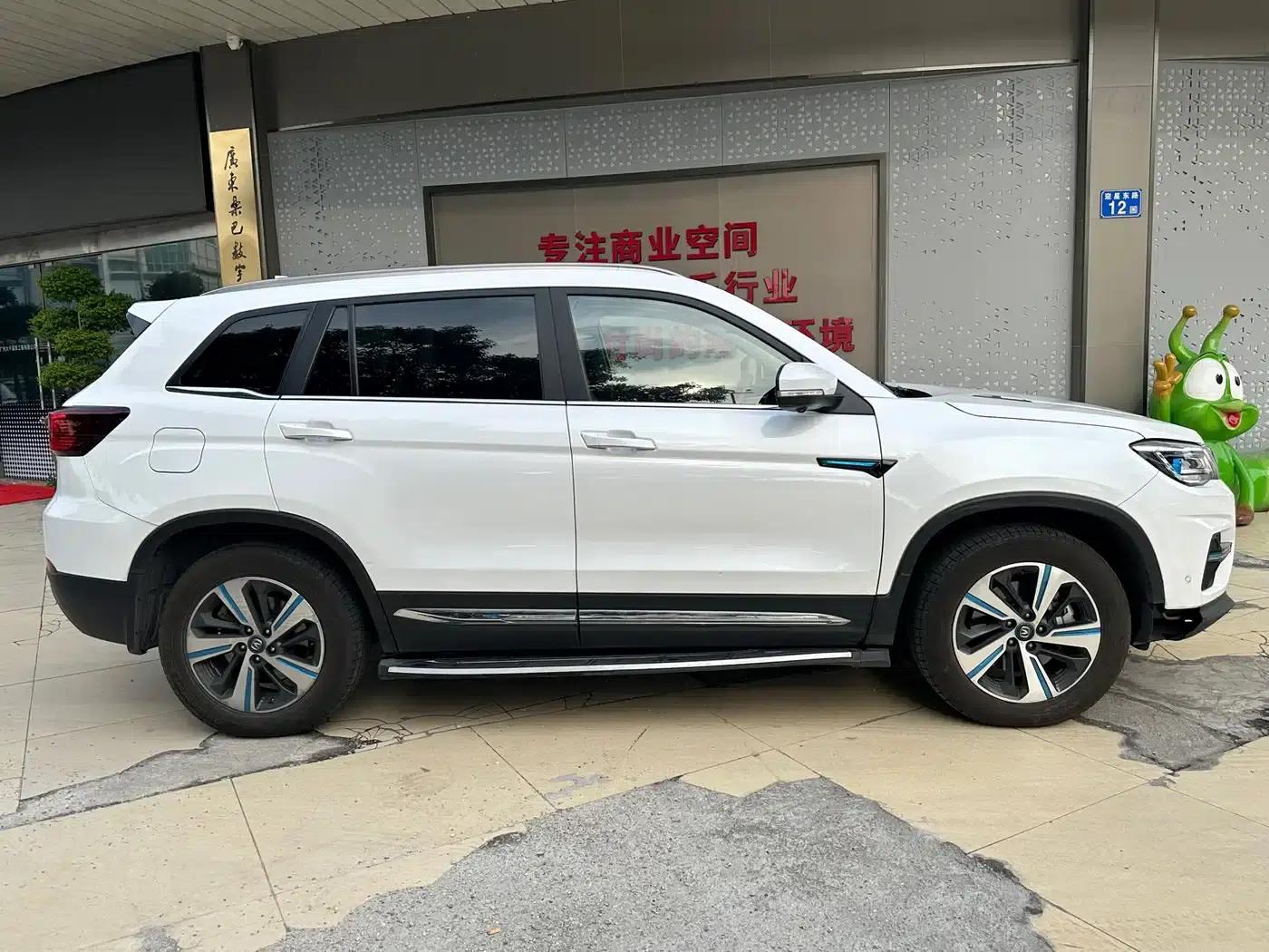 Changan CS75 New Energy 2018 1.5T PHEV Navigator Edition — миниатюра 4
