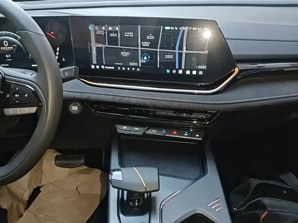 Changan Oushang X5 PLUS 2023 Facelift 1.5T DCT Premium Edition — миниатюра 13
