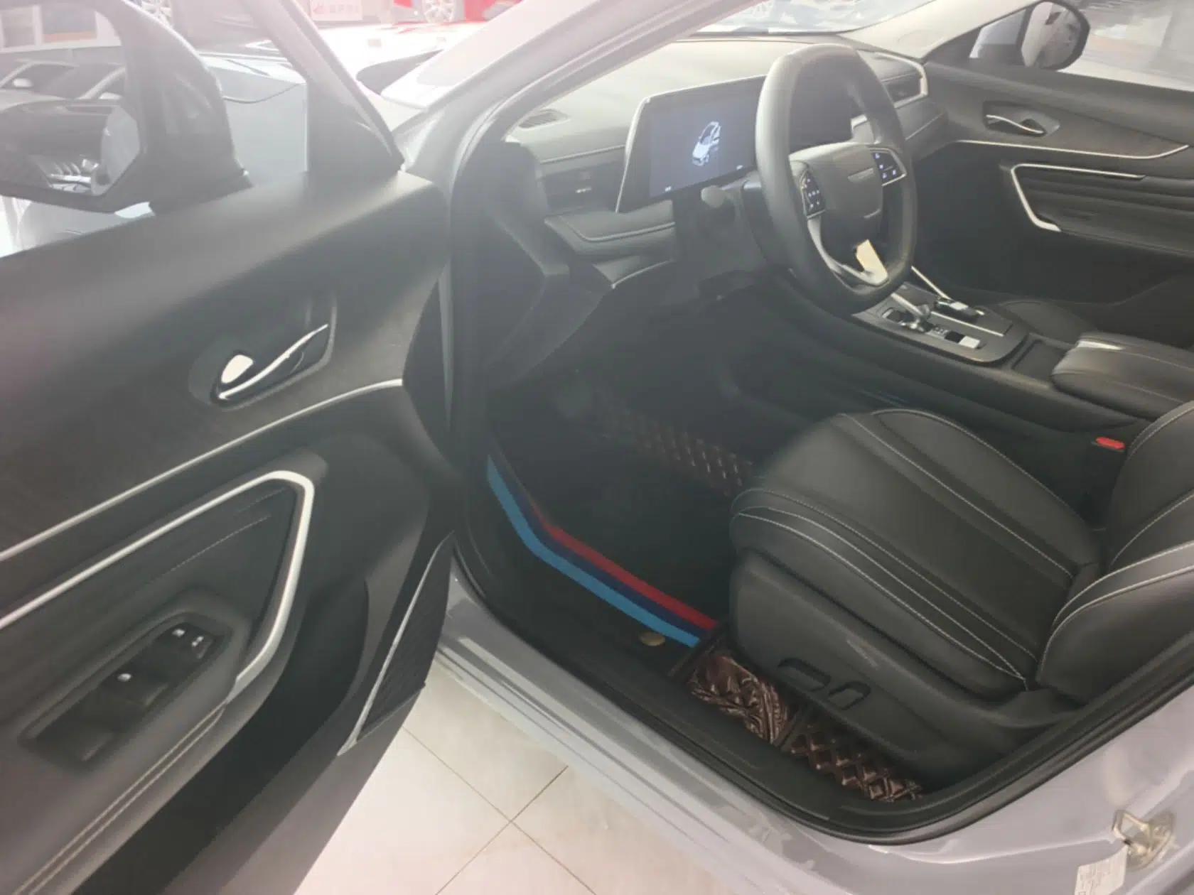 Venucia V 2021 260T Idol Edition — миниатюра 19