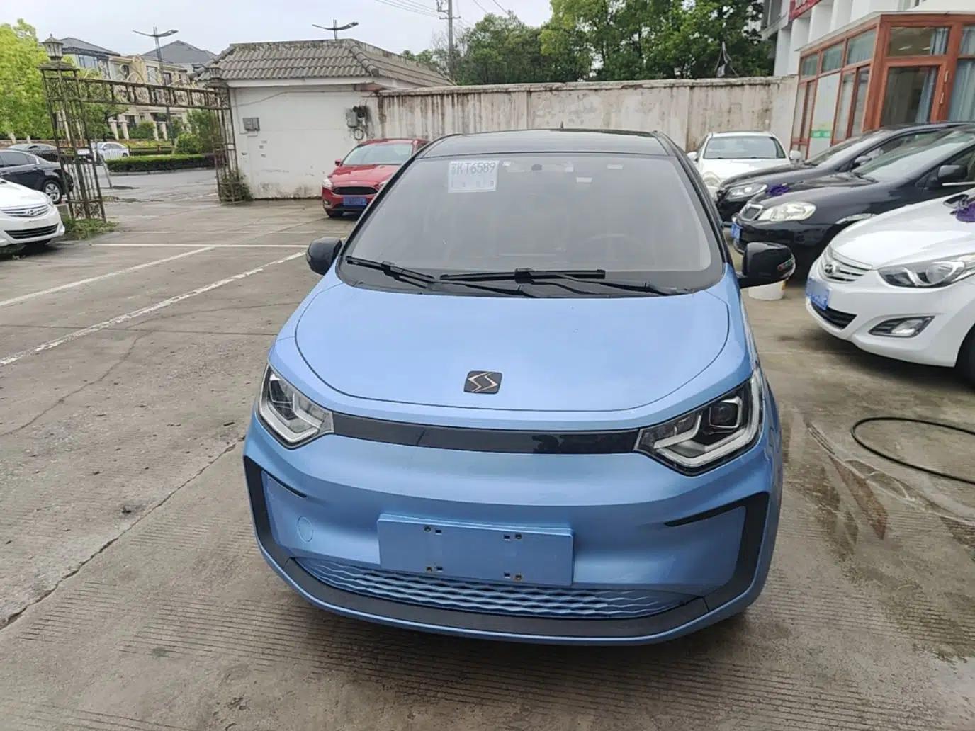 SOL E10X 2021 302 km Range Fashion Edition 31.4 kWh — миниатюра 2
