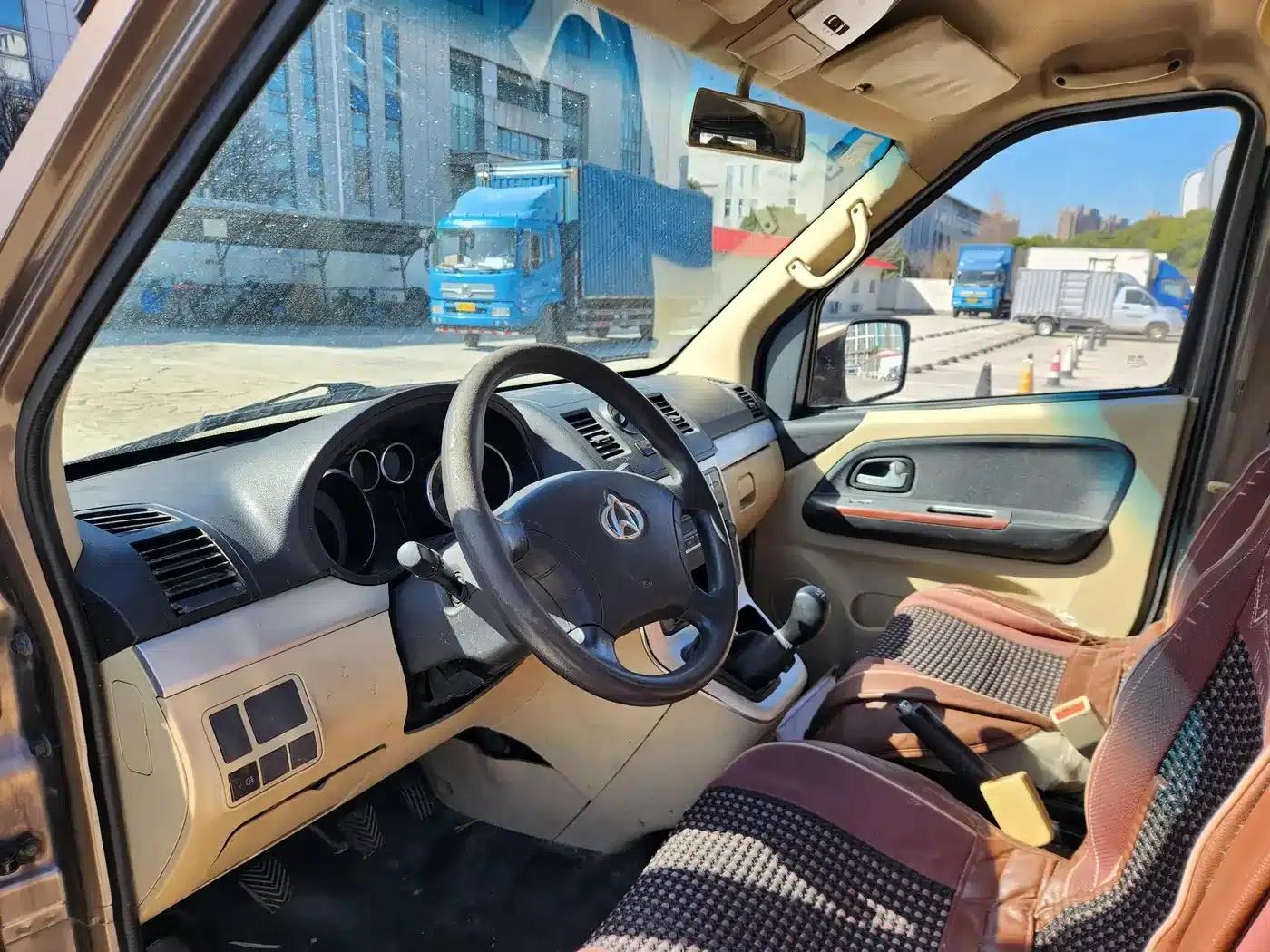 Changan Ruixing M90 2017 2.0L Value Edition 6-seater hatchback 4G94S — миниатюра 8