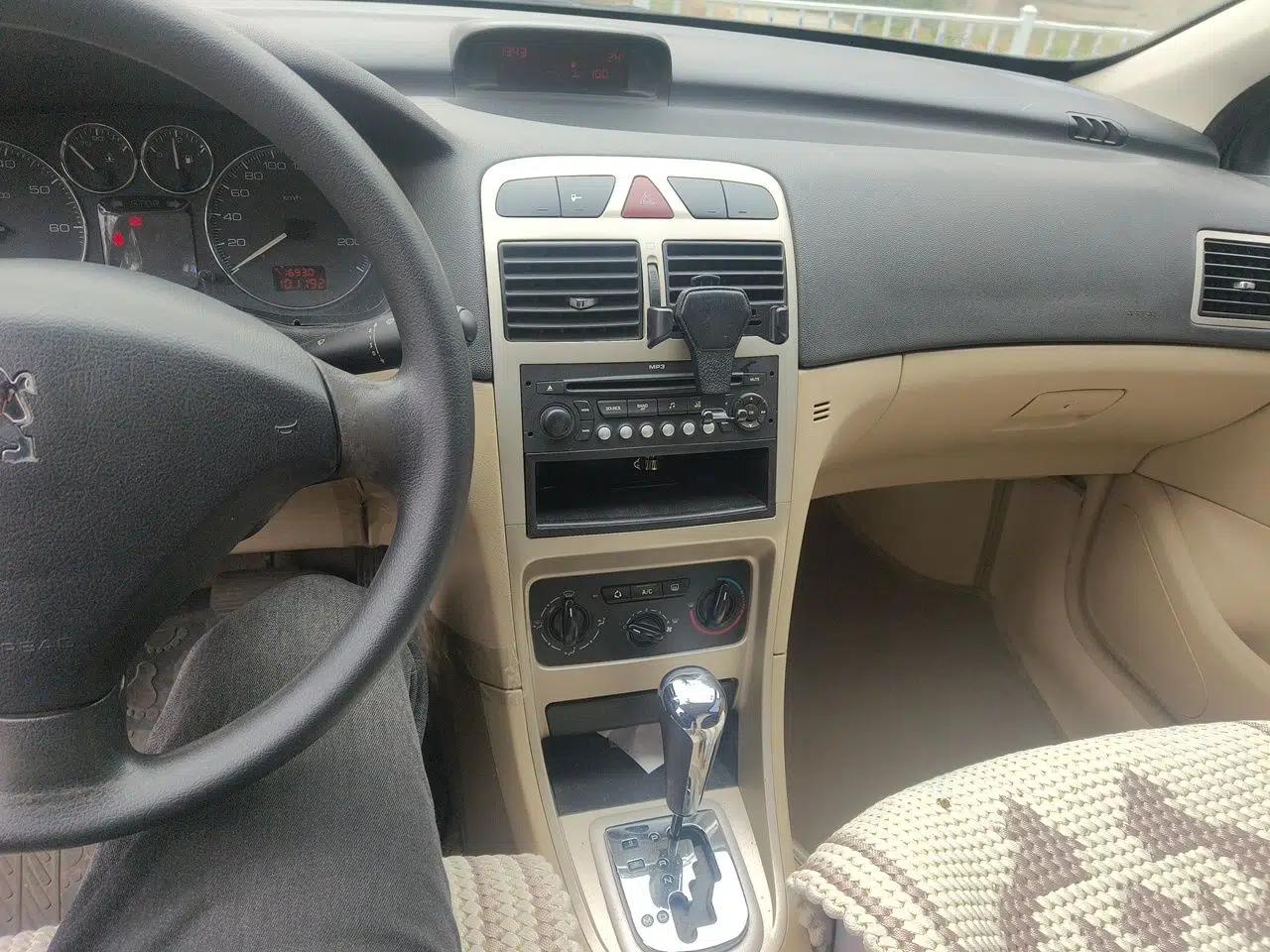 Peugeot 307 2010 Sedan 1.6L Automatic Comfort Edition — миниатюра 14